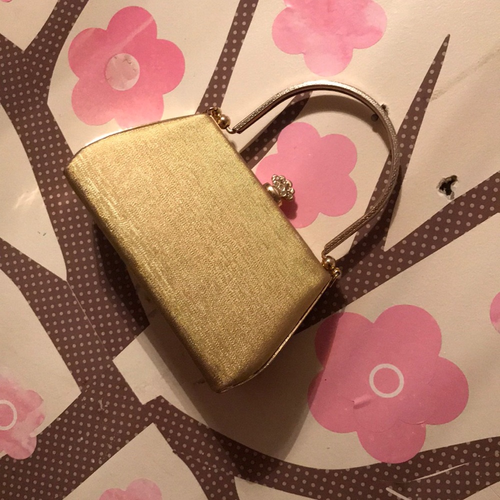 Surprise purse 👛 with cue things inside of it💖✨